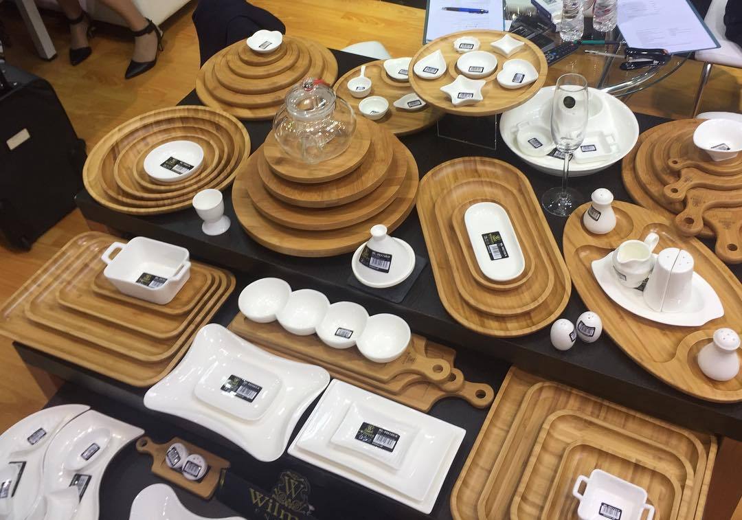 Bamboo round platter 14 inch, natural wood serving tray with concentric rings for pizza and barbecue