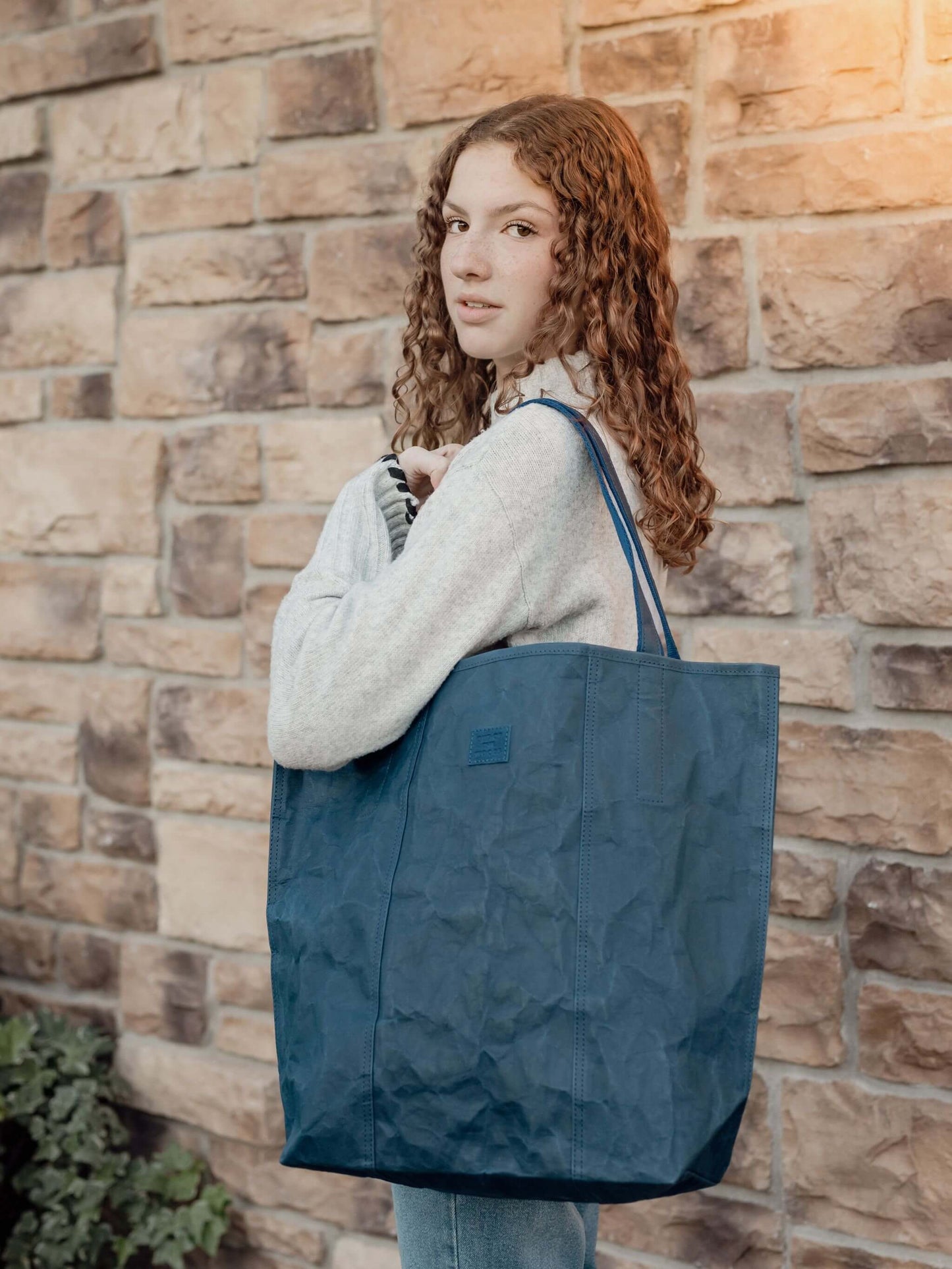 Iconic Shopper with Inner Pocket-2