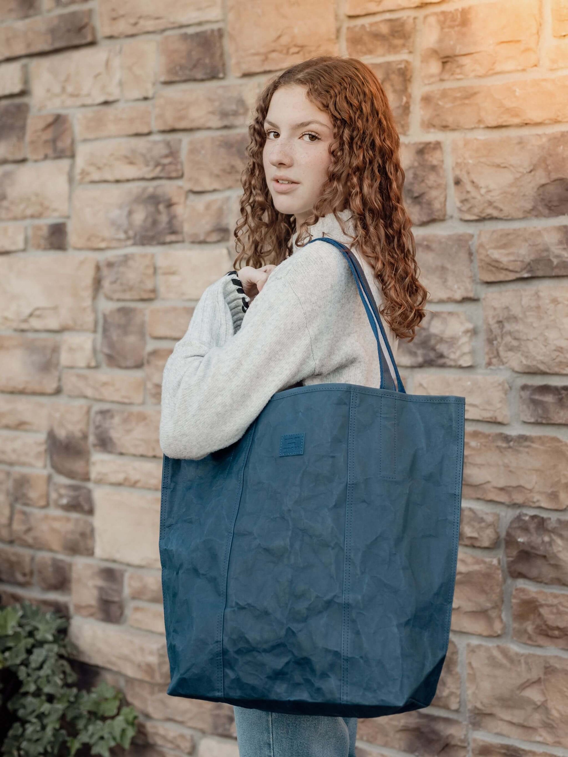 Iconic Shopper with Inner Pocket-2